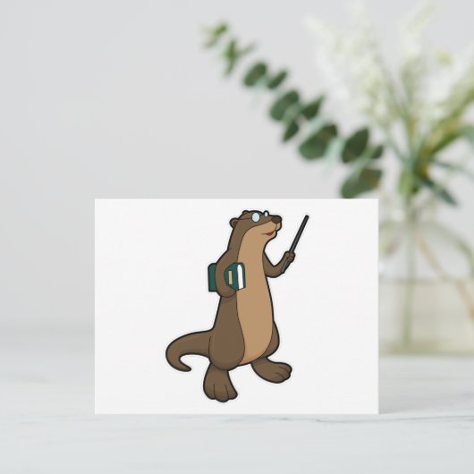 本とポインターを持つ教師としてのカワウソ ポストカード (スタンド正面)