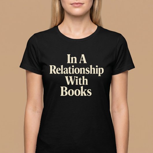 本と恋愛中 Reading Tシャツ