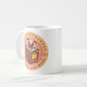 本と犬に気を取られる - かわいいパグ コーヒーマグカップ (正面左)
