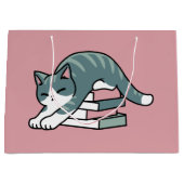 本と猫で丸まる – 居心地の良い猫読の ラージペーパーバッグ (正面)