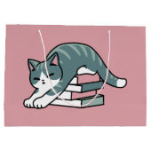 本と猫で丸まる – 居心地の良い猫読の ラージペーパーバッグ (裏面)