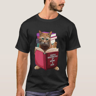 本と猫に気を取られがち かわいい猫好きのレディ おしゃれな本の虫 Tシャツ