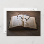 本と眼鏡のカード ポストカード (正面/裏面)