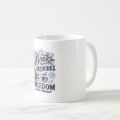 本と花火と自由 - 愛国的な読者のためのTシャツ コーヒーマグカップ (正面右)