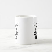 本に気を取られる コーヒーマグカップ (中央)