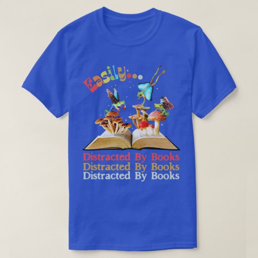 本に簡単に気を散らすカエルの妖精ダール Tシャツ (デザイン正面)