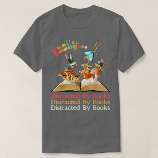本に簡単に気を散らすカエルの妖精ダール Tシャツ (デザイン正面)