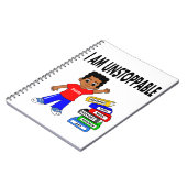 本のノートを持つ漫画のアフリカ系アメリカ人の男の子 ノートブック (左側)