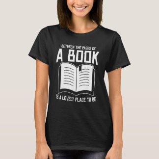 本のページの間 素敵な場所 読書家 Tシャツ