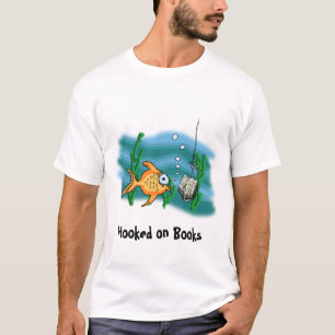 本のワイシャツで引っ掛けられる Tシャツ