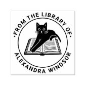 本の上に横たわる猫 - 図書館の本の名前 セルフインキングスタンプ (デザイン)