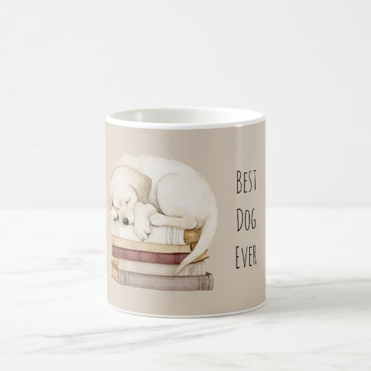 本の上の眠るクリーム色の犬 コーヒーマグカップ (中央)