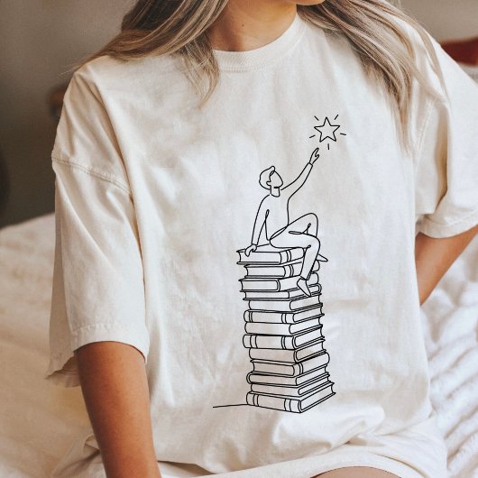 本の山から星に手を伸ばす男の線画 トライブレンドTシャツ