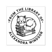 本の山で寝る猫 - 図書館の本の名前 セルフインキングスタンプ (デザイン)