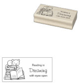 本の山の上にかわいい猫読引用文 ラバースタンプ (押印)