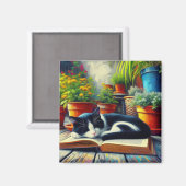 本の庭で眠るタキシード絵画猫 マグネット (正面/裏面)