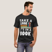 本の本の虫の中で見読る8 Tシャツ (正面フル)