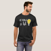 本の虫のための英語教師Tシャツ Reading is Lit Tシャツ (正面フル)