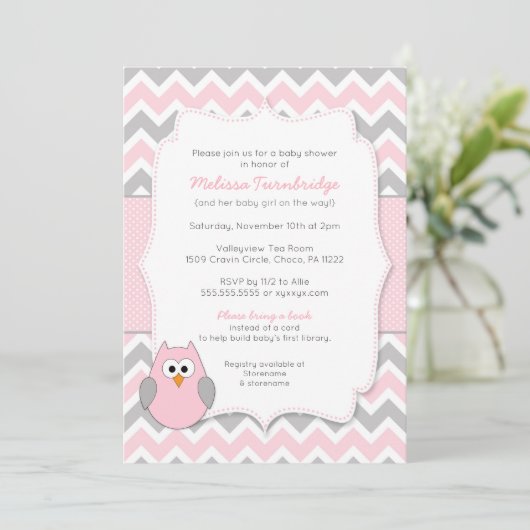 本の要求のピンクのフクロウのベビーシャワー 招待状 (スタンド正面)