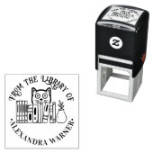 本の陰に隠れた猫　「〇〇の書庫から」ラウンド セルフインキングスタンプ (インサイチュ)