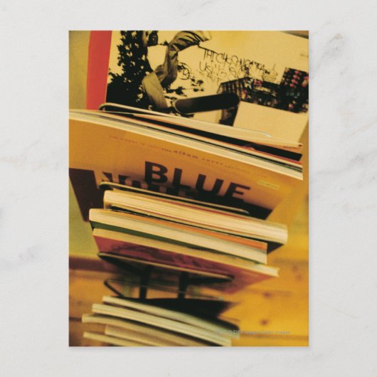 本や雑誌の山 ポストカード (正面)