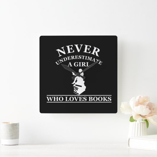 本を愛する女の子を決して過小評価しない スクエア壁時計 (ホーム)