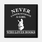 本を愛する女の子を決して過小評価しない マグネット (正面)