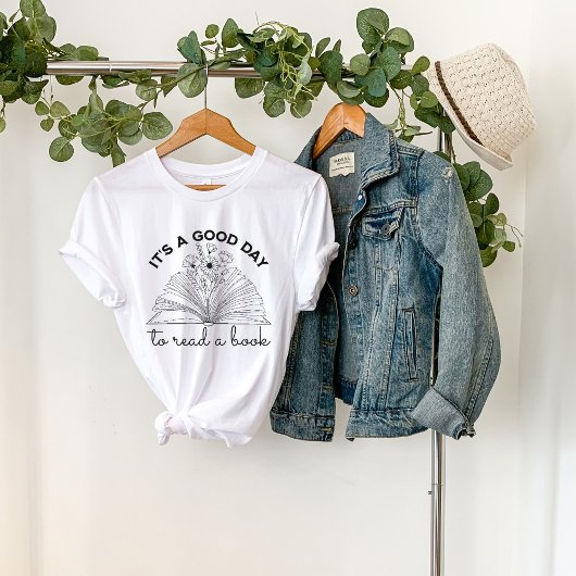 本を愛す読る者の楽しい日読だ Tシャツ