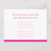 本を持って来る – 女の子のシャワーピンクの葉書 インビテーションポストカード (裏面)