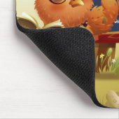 本を握り、黒板で教えている鳥 マウスパッド (コーナー)