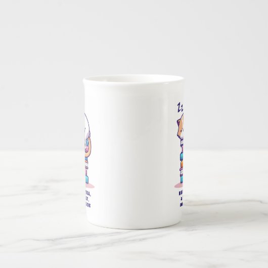 本を積み重ねた猫かわいい読み手パーソナライズされたお茶 ボーンチャイナマグカップ (正面)