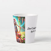 本を表紙で判断してはいけない –  カフェラテマグ (正面)