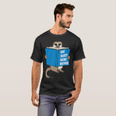 本を読むミーアキャット 読書の趣味 Tシャツ (正面フル)