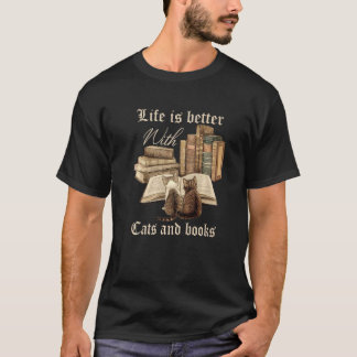 本好きで猫の方が暮らし向き Tシャツ