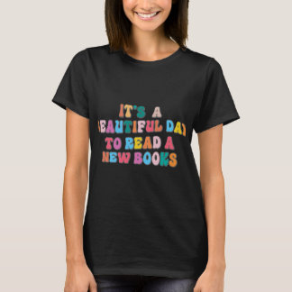 本好きな人がティー読にはいい日だ Tシャツ