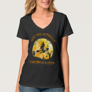 本当はマニュアル車を運転できるヴィンテージな魔女 Tシャツ