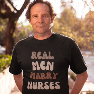 本物の男は看護師と結婚する Tシャツ