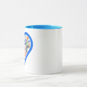 本編の マグカップ (中央)