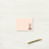 本読品と飲み物のコーヒーポストイットノート ポストイット (デスク上)