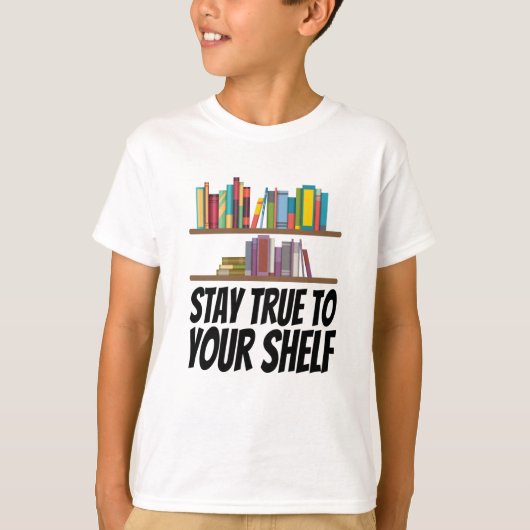 本 – 本棚に忠実 Tシャツ (正面)