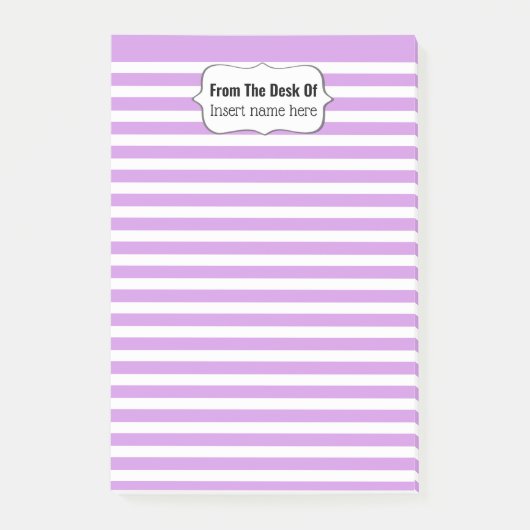 机の上に並んだ色の学校先生を飾る ポストイット (正面)