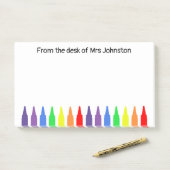 机の上のワックスのクレヨン、先生 ポストイット (デスク)