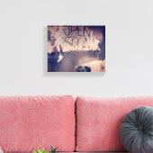 朽ち果てそうな開いた看板のある廃店 キャンバスプリント (インサイチュ (リビング))