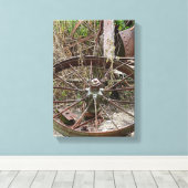 村落の捨てられた金属アイテム キャンバスプリント (インサイチュ (ウッドフロア))