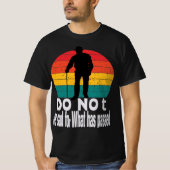 杖の上級市民エッセンシャルTシャツを尊重する Tシャツ (正面)