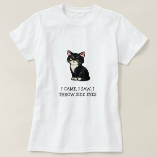 来た 見た 斜め上を見る サッシー タキシード猫 Tシャツ