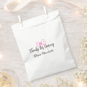 来てくれてありがとう 名前を追加 テキスト メッセージ ピンクの蝶ネクタイ フェイバーバッグ (クリップ留めされた状態)