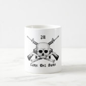 来られる2111火器係はいくつかを得ます コーヒーマグカップ (中央)