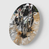 来るぞ！ – モトクロス・レーサー ラージ壁時計 (傾斜)