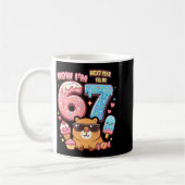 来年で7歳 カピバラ アイスクリーム 67 おもしろ 誕生日 コーヒーマグカップ (左)